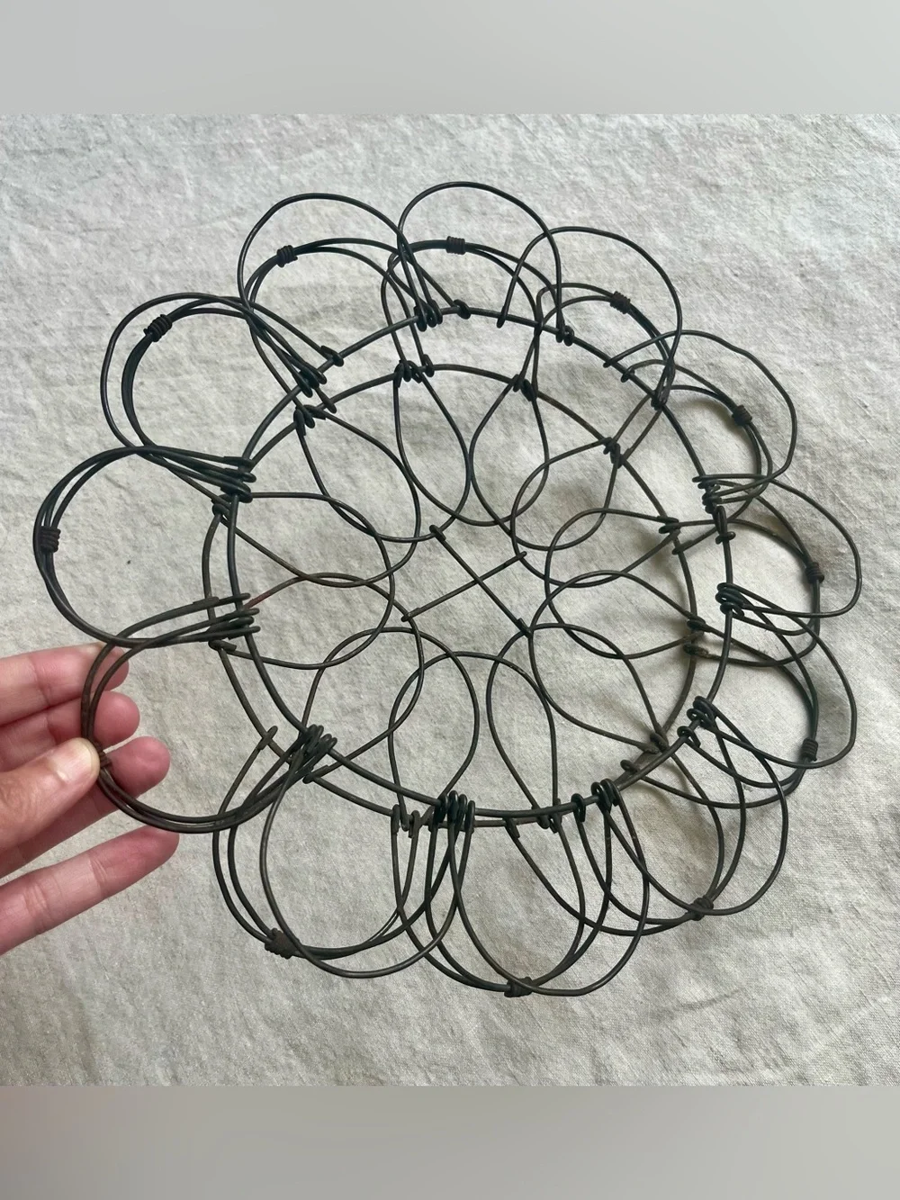 🥚 Vintage Collapsible Wire Egg Basket Antique